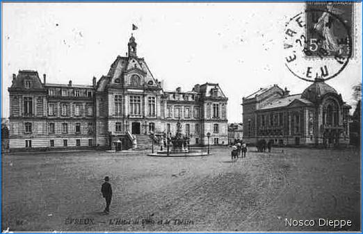 EVREUX - L HOTEL DE VILLE ET LE THEATRE