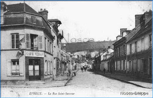 EVREUX - LA RUE SAINT SAUVEUR