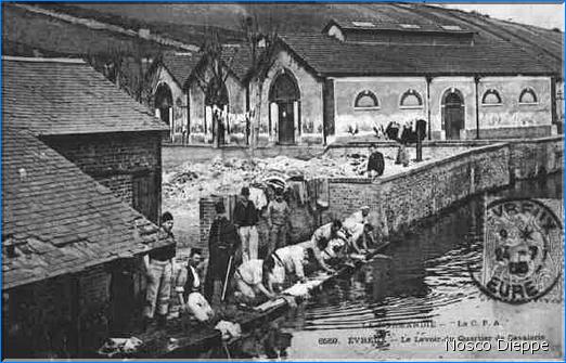 EVREUX - LE LAVOIR DU QUARTIER DE CAVALERIE