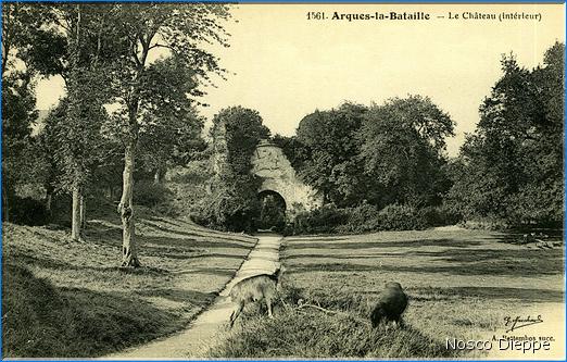 ARQUES-LA-BATAILLE - LE CHAEAU - INTERIEUR - G. Marchand - A. Bettembos succ