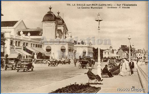 LA BAULE SUR MER - SUR L ESPLANADE - LE CASINO MUNICIPAL