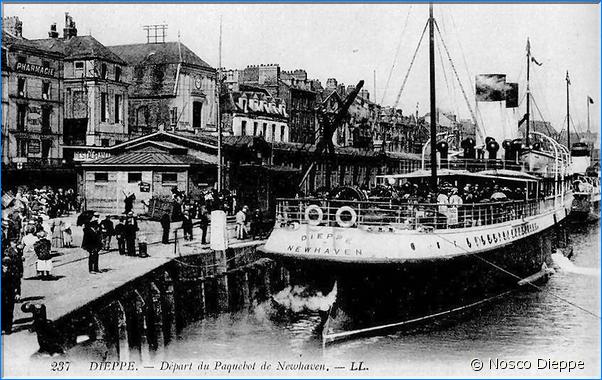 DIEPPE - DEPART DU PAQUEBOT LE NEWHAVEN
