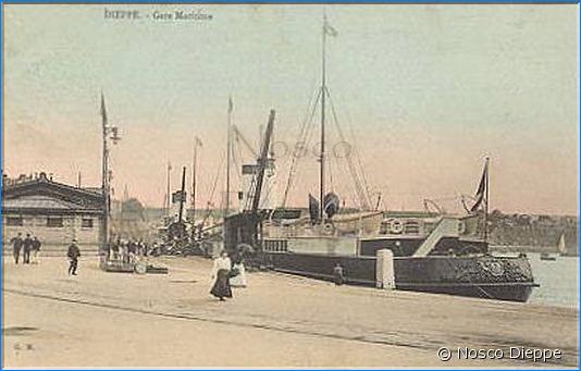 DIEPPE - LA GARE MARITIME - EMBARQUEMENT SUR UN VAPEU R