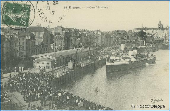 DIEPPE - LA GARE MARITIME ET LE FERRY