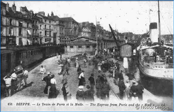 DIEPPE - LE TRAIN DE PARIS ET LA HALLE