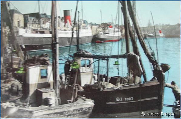 DIEPPE - LES STEAMERS A QUAI