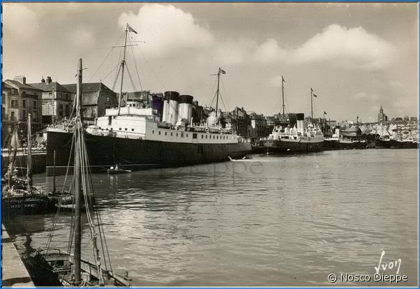 DIEPPE - LE PORT - COURRIERS D ANGLETERRE