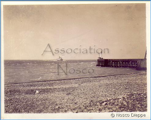 DIEPPE - ARRIVEE D UN BATEAU - CLICHE 1