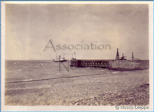DIEPPE - ARRIVEE D UN BATEAU - CLICHE 3