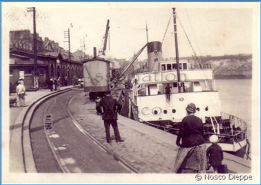 DIEPPE - LA GARE MARITIME EN ACTIVITE - 1933