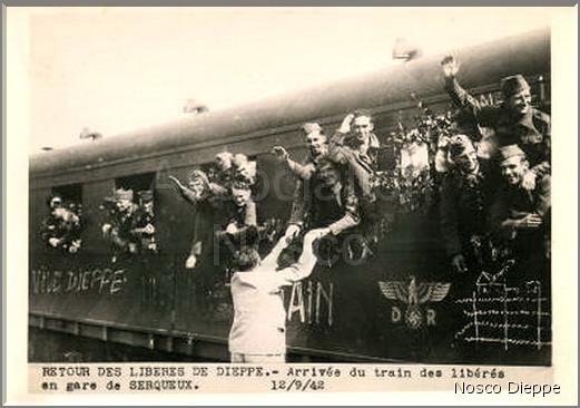 SERQEUX - ARRIVEE DU TRAIN EN GARE - 12 9 1942
