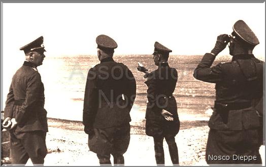 DIEPPE - OBSERVATION DE LA COTE PAR LES OFFICIERS ALLEMANDS