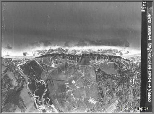 DIEPPE - VUE AERIENNE CAUDE COTE LE 25 AOUT 1944