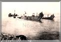 DIEPPE - BARGE DE DEBARQUEMENT ECHOUEE
